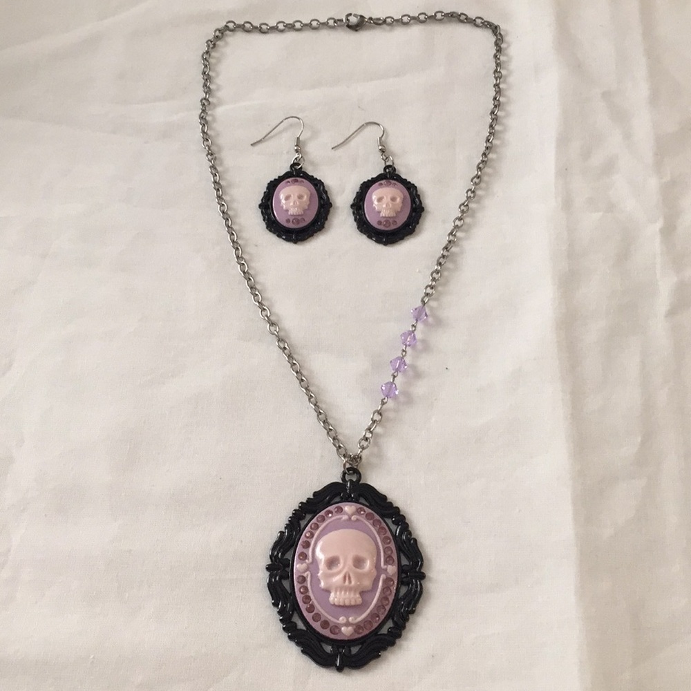 2/$10 Skull cameo necklace and earrings set*
